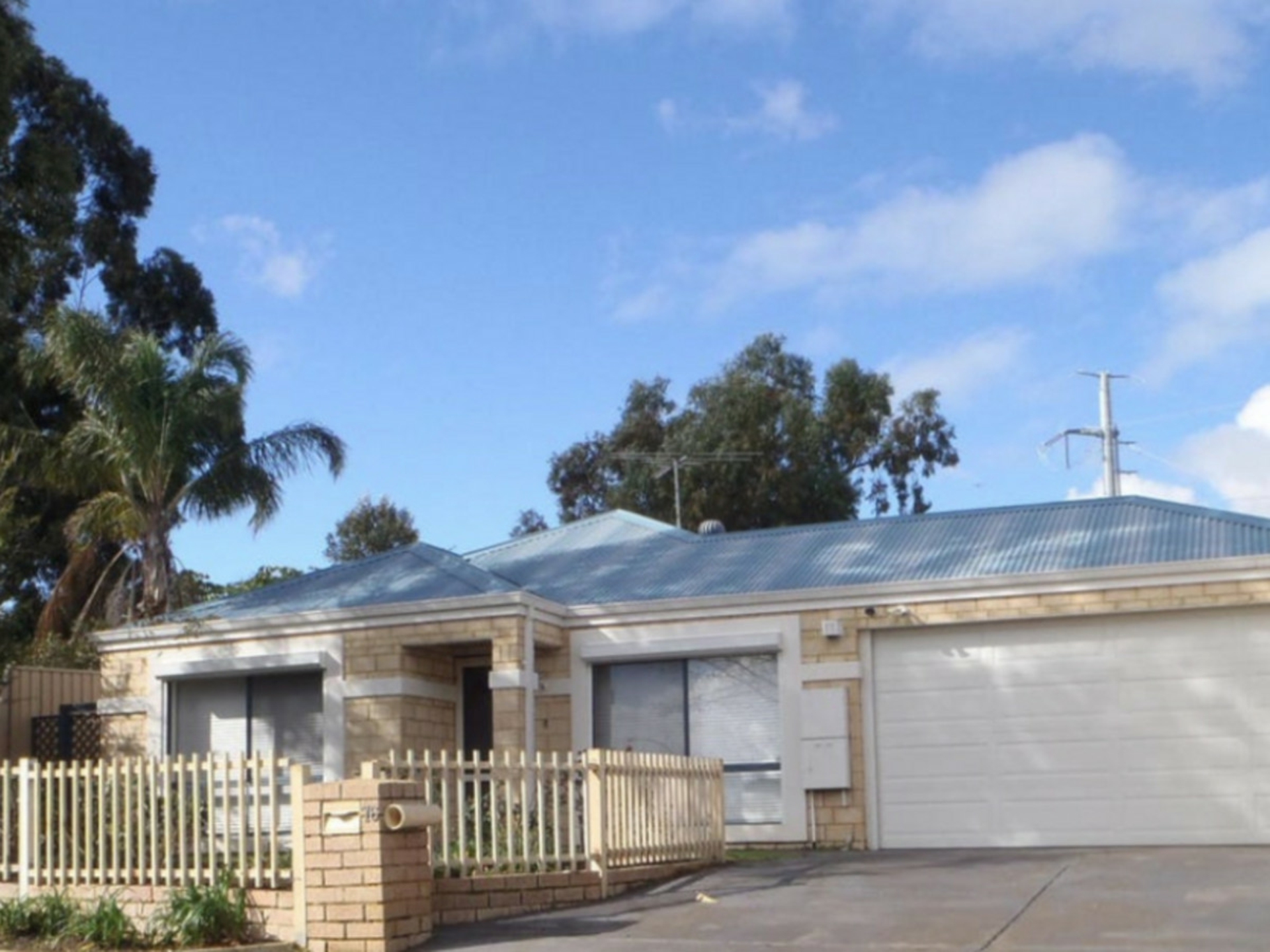 76 Beedelup Loop, Bibra Lake WA - for Rent - LJ Hooker